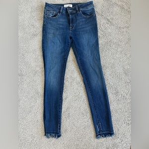 DL1961 Medium/Dark wash frayed skinny Jean